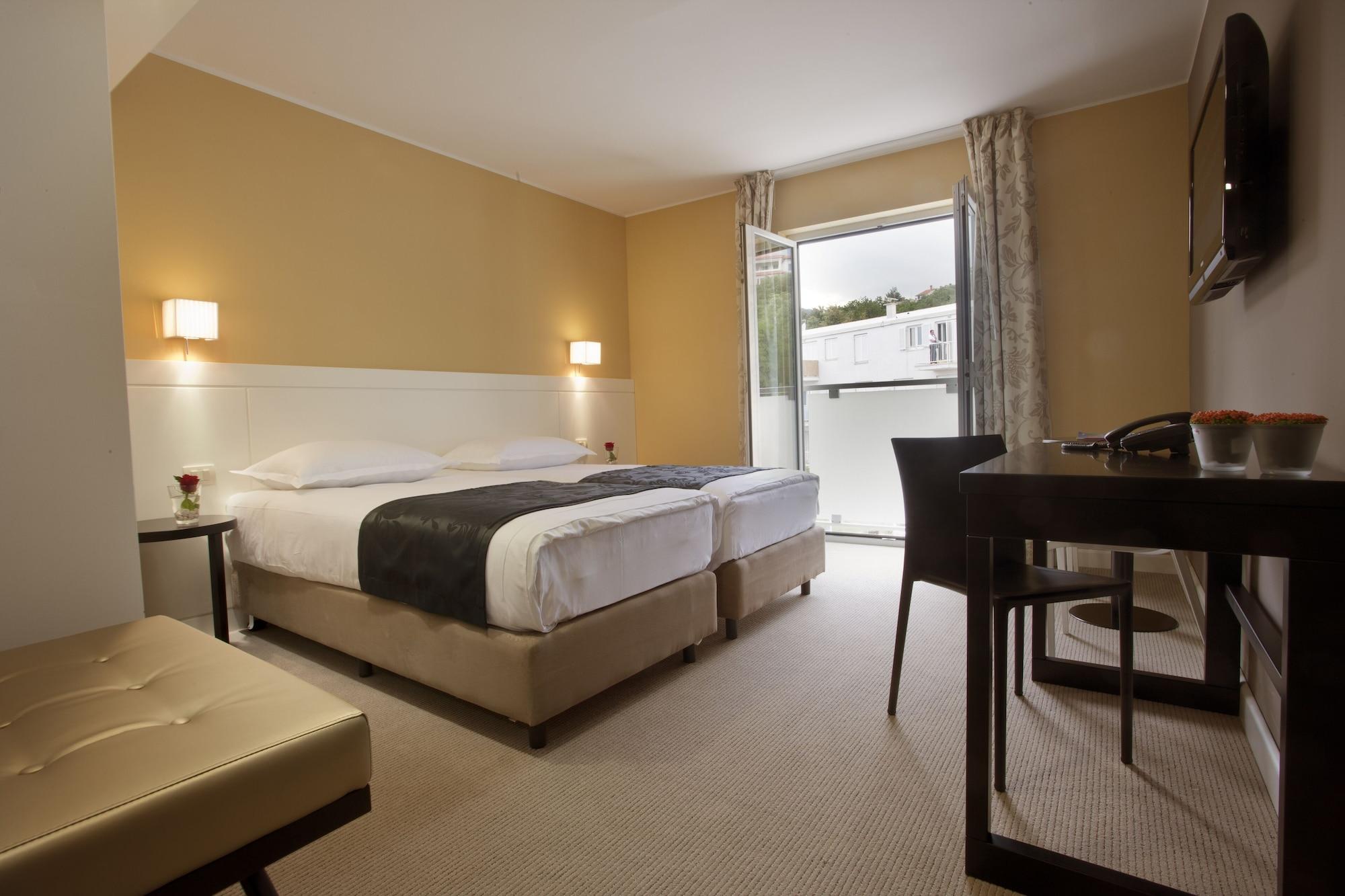 Hotel Laurus - Liburnia Opatija Bagian luar foto
