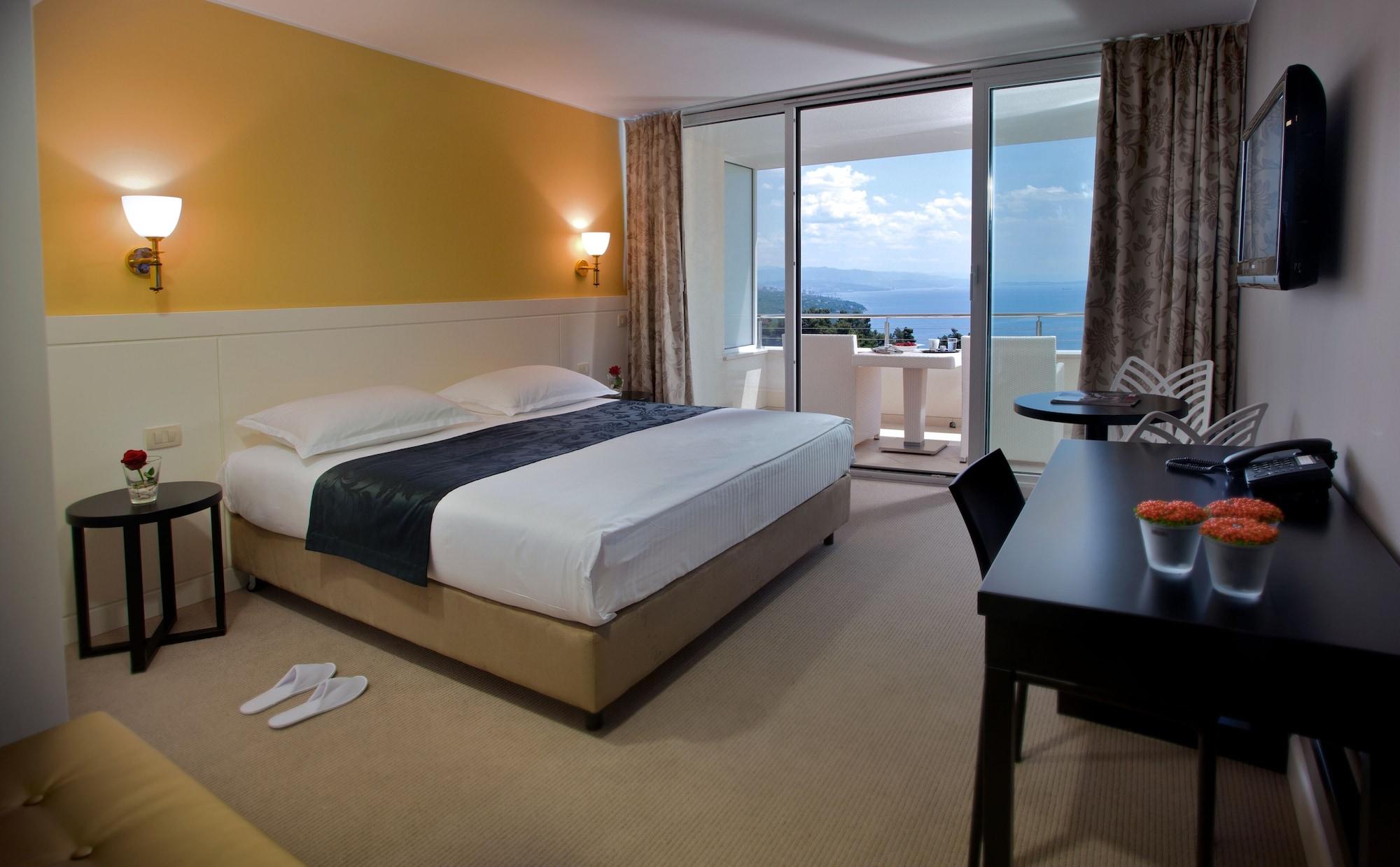 Hotel Laurus - Liburnia Opatija Bagian luar foto