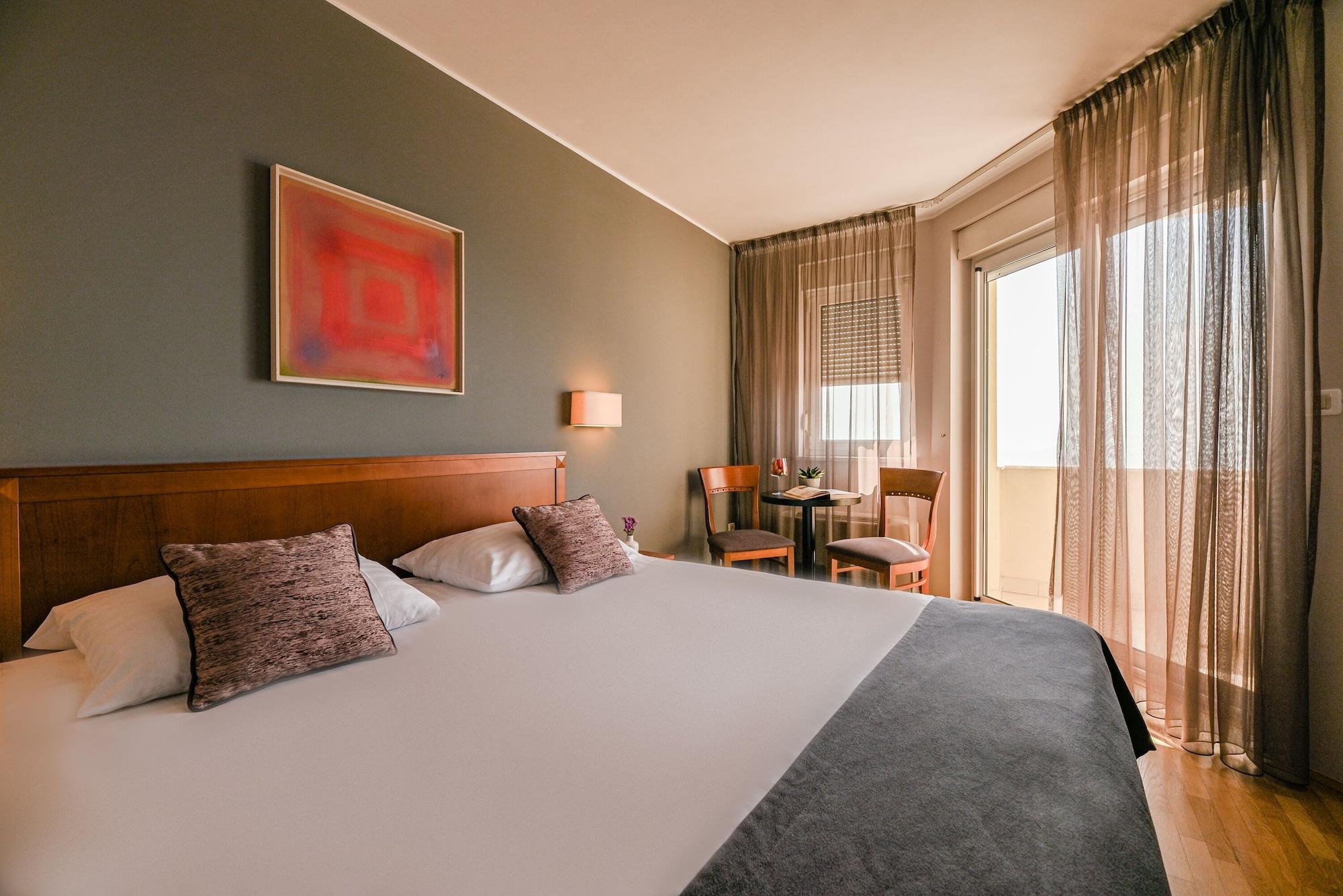 Hotel Laurus - Liburnia Opatija Bagian luar foto