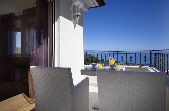Hotel Laurus - Liburnia Opatija Bagian luar foto